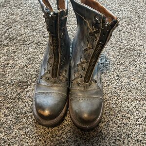 Free bird Gray Lace-Up Women's Boots